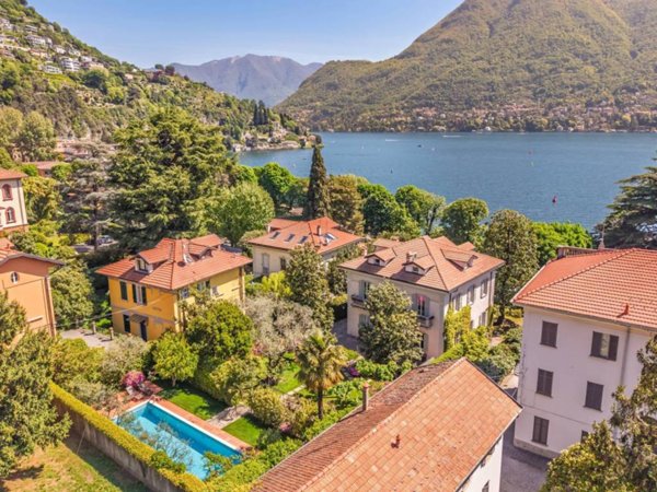 casa indipendente in vendita a Cernobbio