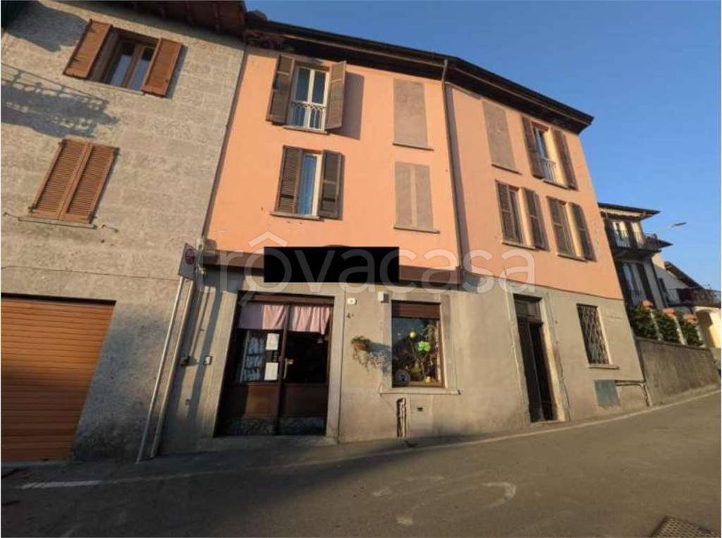 negozio in vendita a Cernobbio in zona Mornello
