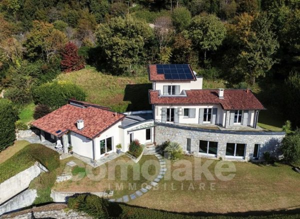 casa indipendente in vendita a Cernobbio in zona Stimianico