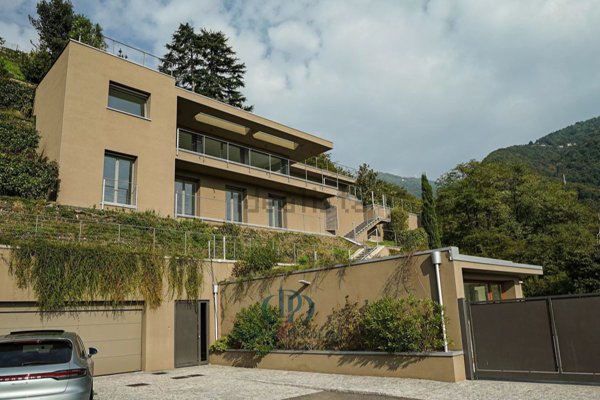 casa indipendente in vendita a Cernobbio in zona Stimianico