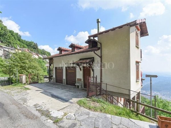 appartamento in vendita a Cernobbio in zona Rovenna