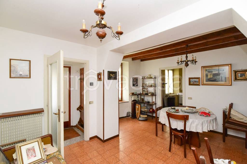casa indipendente in vendita a Cernobbio in zona Casnedo