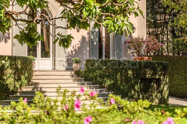 casa indipendente in vendita a Cernobbio in zona Stimianico