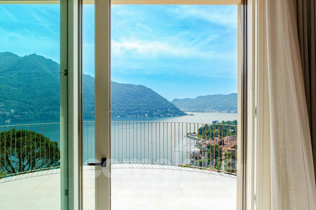 appartamento in vendita a Cernobbio in zona Rovenna