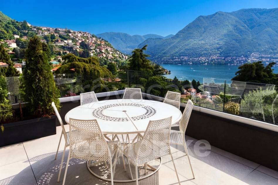 appartamento in vendita a Cernobbio in zona Stimianico