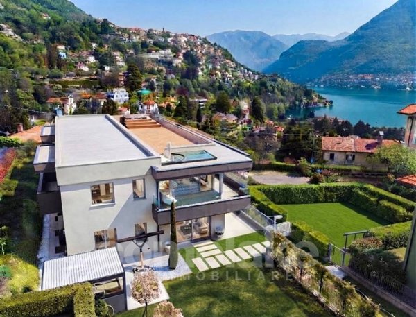 casa indipendente in vendita a Cernobbio in zona Stimianico