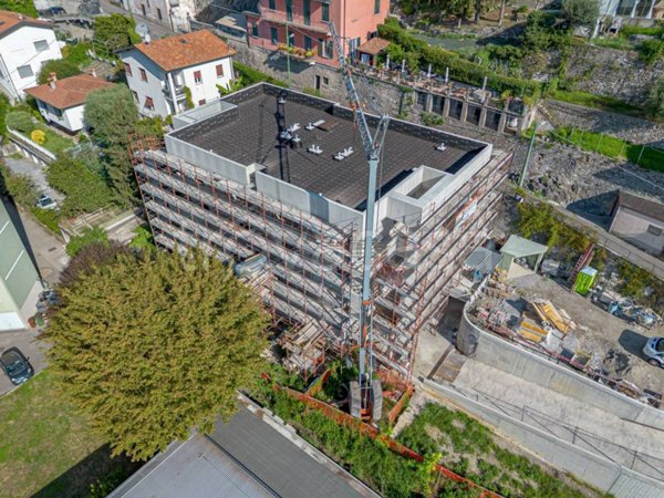 appartamento in vendita a Cernobbio in zona Mornello