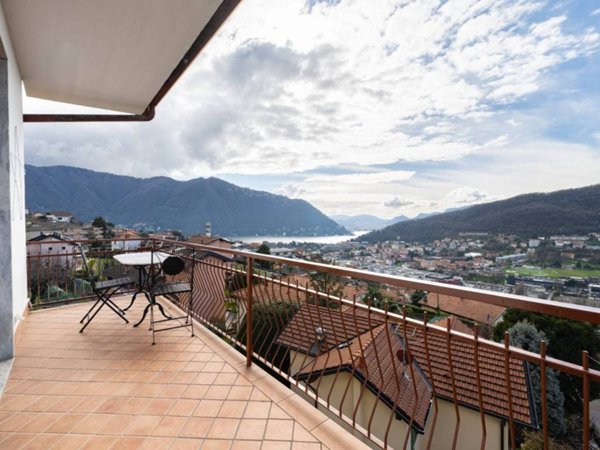 appartamento in vendita a Cernobbio in zona Mornello