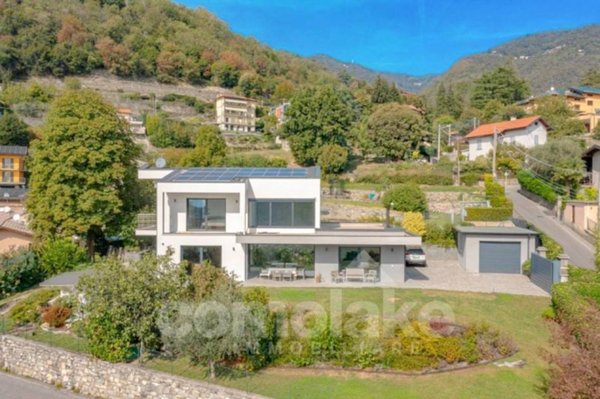 casa indipendente in vendita a Cernobbio in zona Stimianico