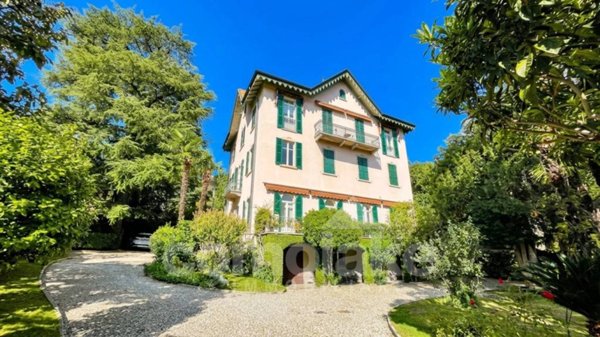 appartamento in vendita a Cernobbio in zona Stimianico
