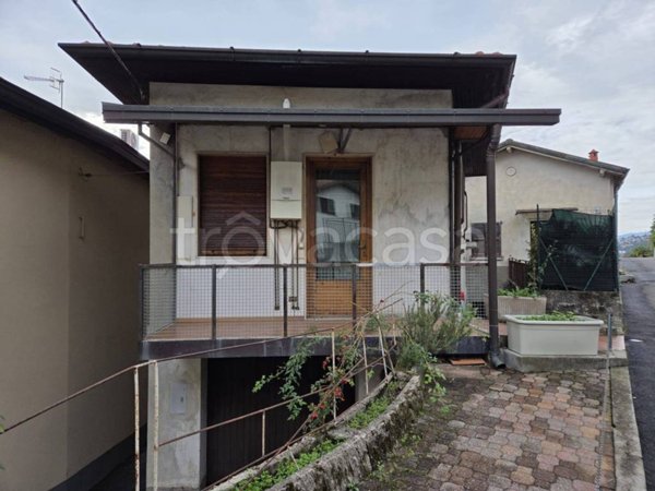 casa indipendente in vendita a Cernobbio in zona Mornello