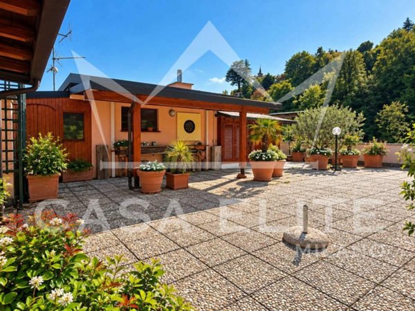 appartamento in vendita a Cernobbio in zona Stimianico