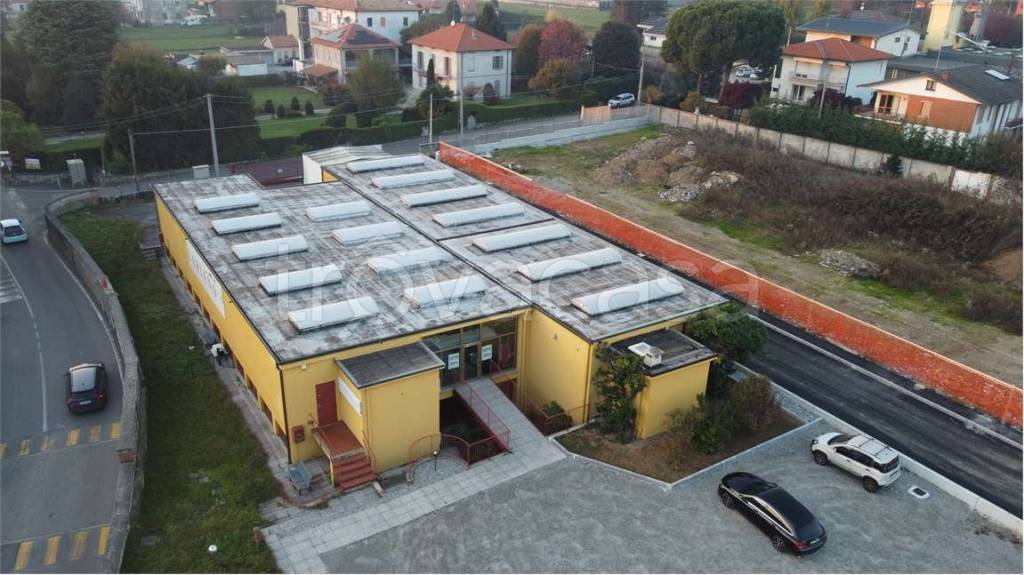 negozio in vendita a Cirimido