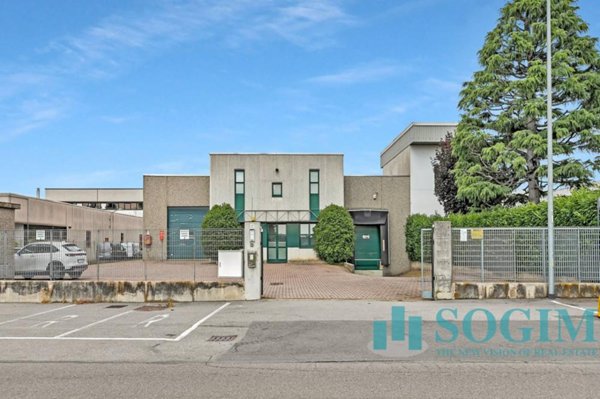 locale di sgombero in vendita a Cirimido