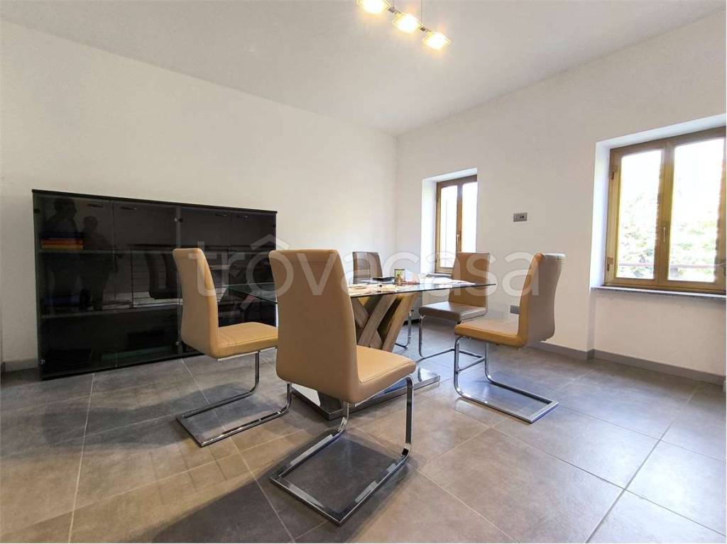 negozio in vendita a Cirimido