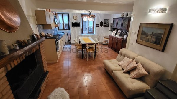 casa indipendente in vendita a Claino con Osteno