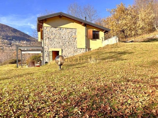 casa indipendente in vendita a Claino con Osteno