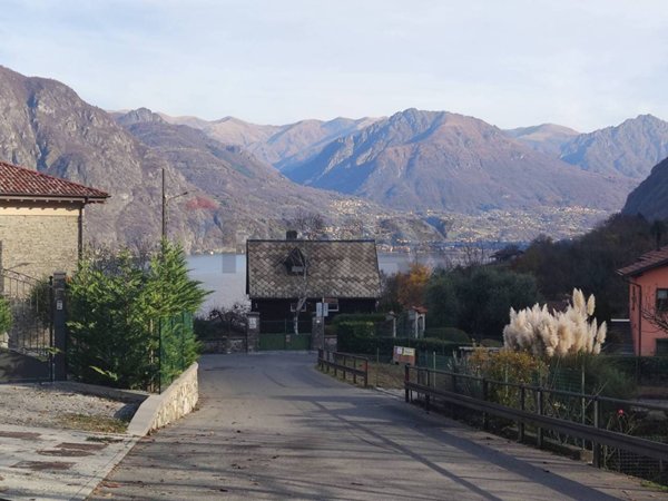 villetta a schiera in vendita a Claino con Osteno in zona Barclaino