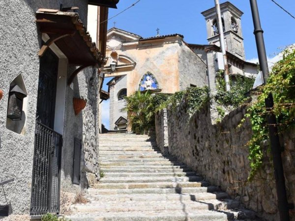 appartamento in vendita a Claino con Osteno