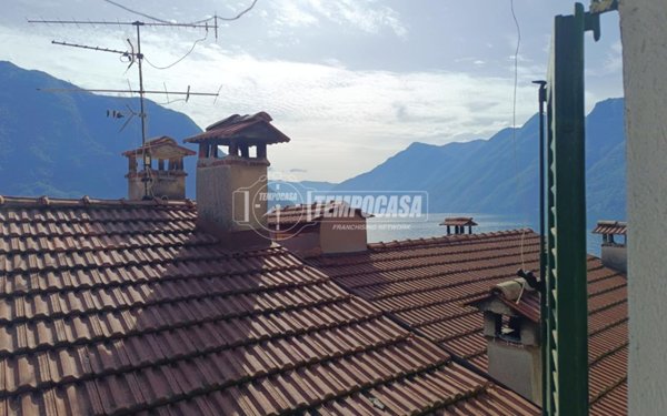 casa indipendente in vendita a Colonno