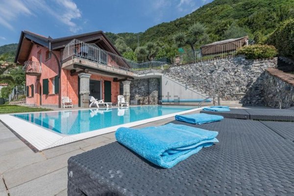 casa indipendente in vendita a Colonno