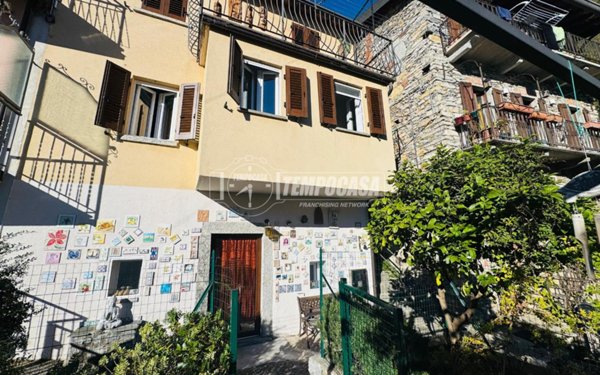 casa indipendente in vendita a Colonno