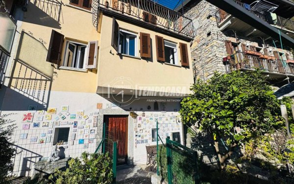 casa indipendente in vendita a Colonno