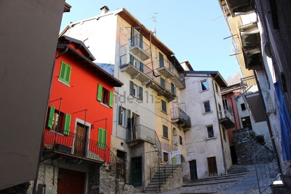 pentavano in vendita a Colonno