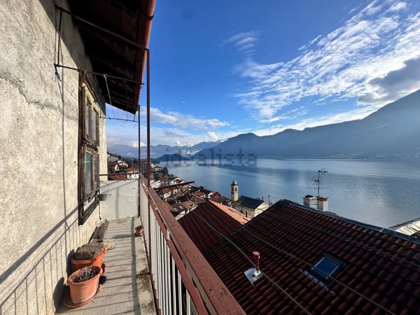 casa indipendente in vendita a Colonno