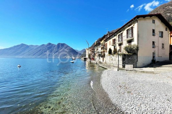 casa indipendente in vendita a Colonno