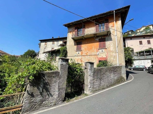 casa indipendente in vendita a Como in zona Civiglio