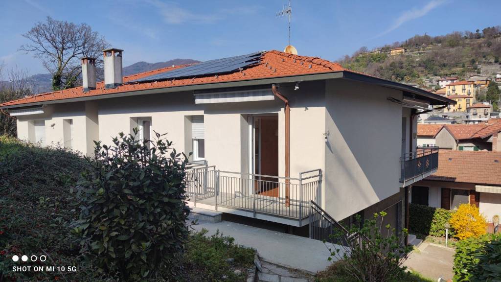 casa indipendente in vendita a Como in zona Monte Olimpino