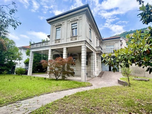 casa indipendente in vendita a Como in zona Borghi