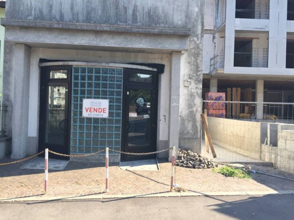 negozio in vendita a Como in zona Rebbio