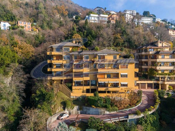 appartamento in vendita a Como in zona Garzola