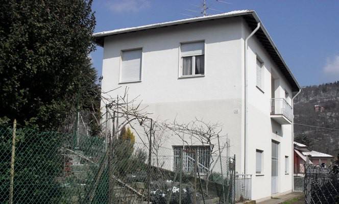 casa indipendente in vendita a Como in zona Breccia