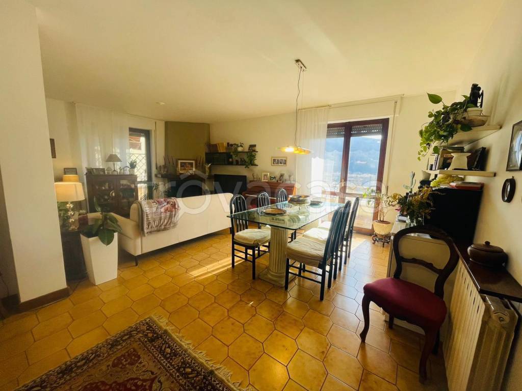 appartamento in vendita a Como in zona Sagnino