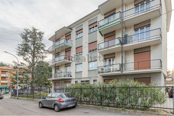 appartamento in vendita a Como in zona Muggiò