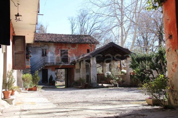 casa indipendente in vendita a Como in zona Albate