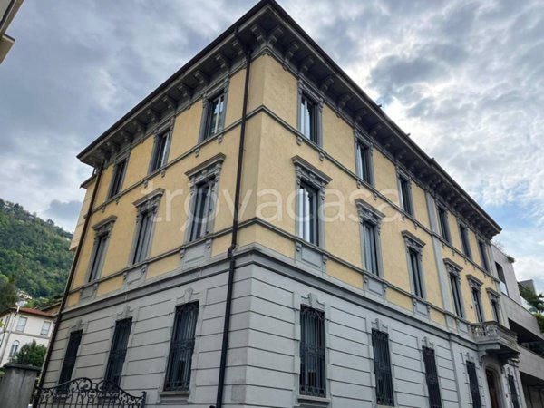 appartamento in vendita a Como in zona Valduce