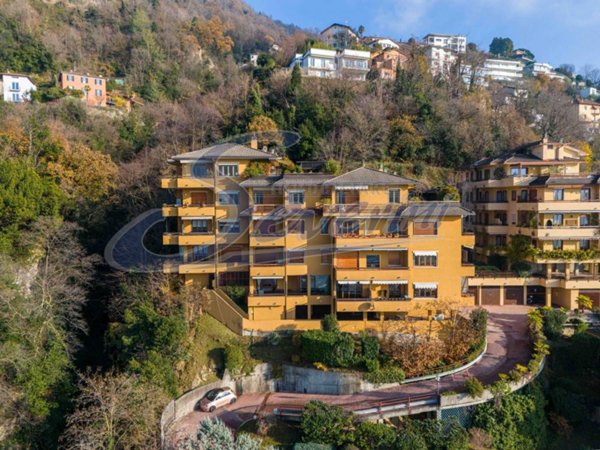 appartamento in vendita a Como in zona Civiglio