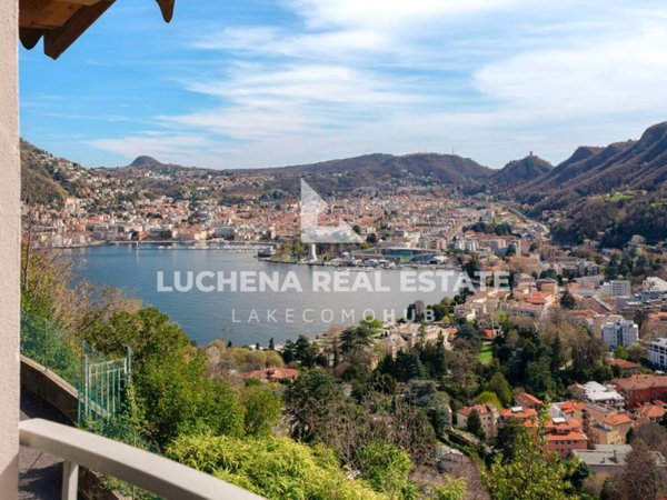 casa indipendente in vendita a Como in zona Villa Olmo