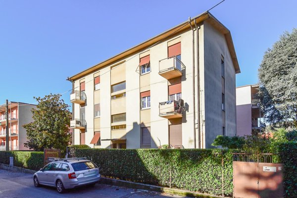 appartamento in vendita a Como in zona Muggiò