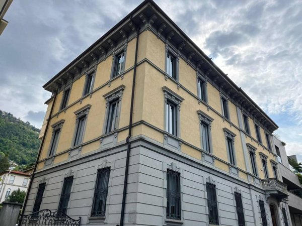 appartamento in vendita a Como in zona Como Centro
