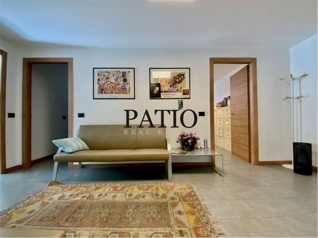 casa indipendente in vendita a Como in zona Borghi