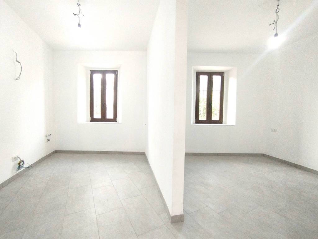 appartamento in vendita a Como in zona Albate