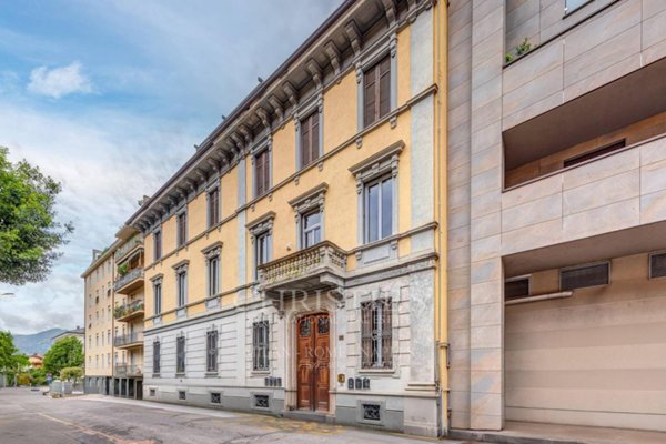 appartamento in vendita a Como in zona Como Centro