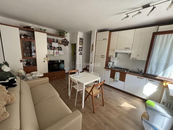appartamento in vendita a Como in zona Muggiò