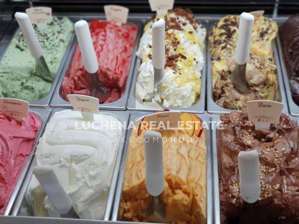 negozio in vendita a Como in zona Como Centro