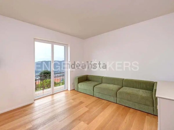 casa indipendente in vendita a Como in zona Garzola